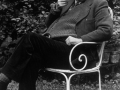 Jean Piaget dans son jardin, Photo: Yves Meylan